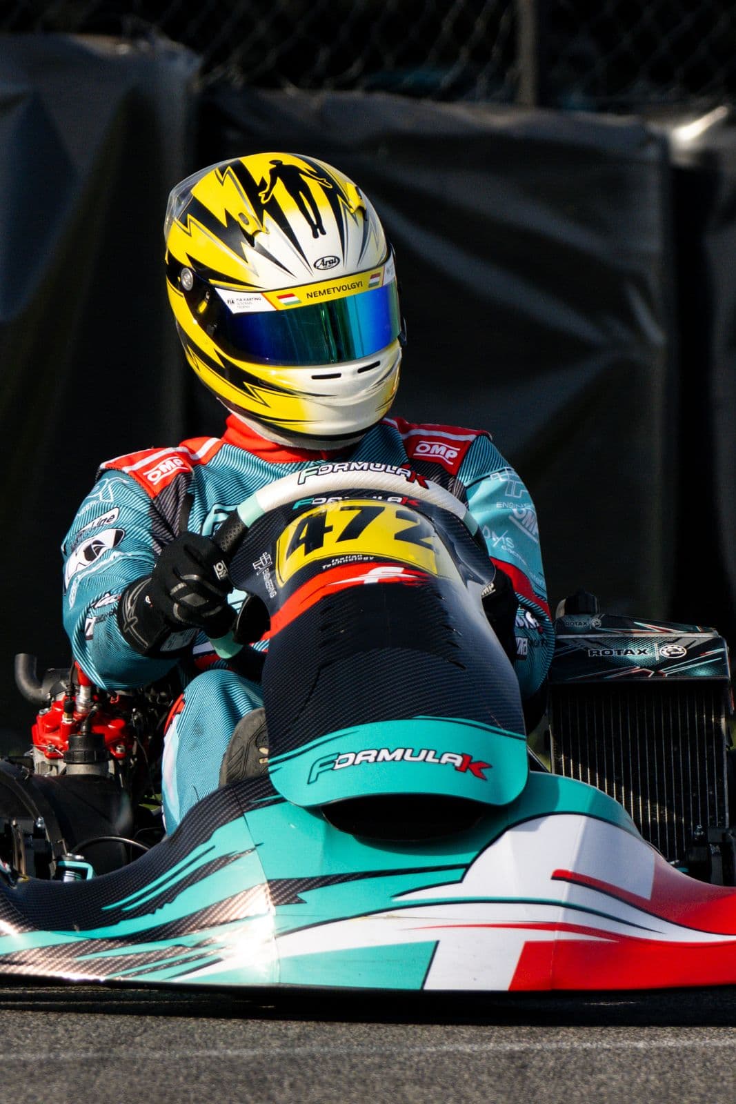 Head-on: Donát in kart #472, Visonta